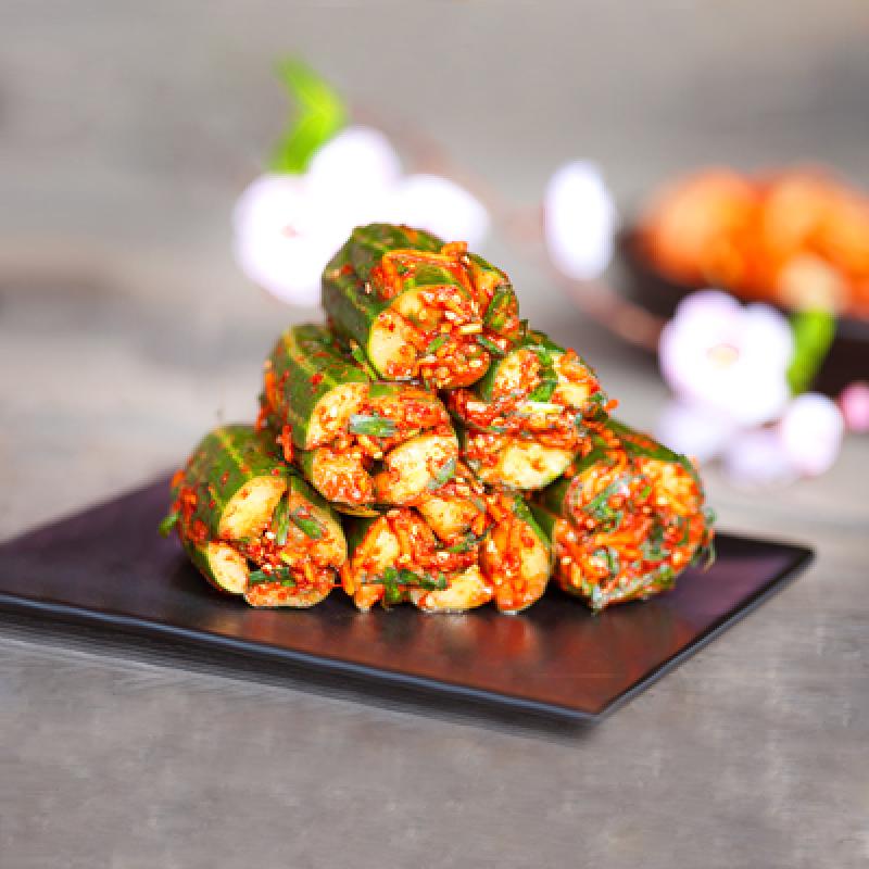 신선하고 아삭한 오이김치